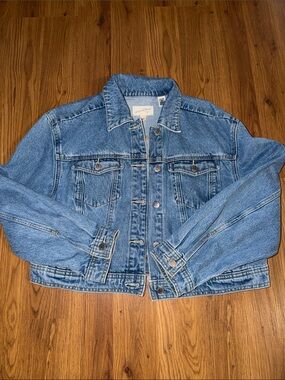 Universal Thread Light Blue Denim Trucker Jacket